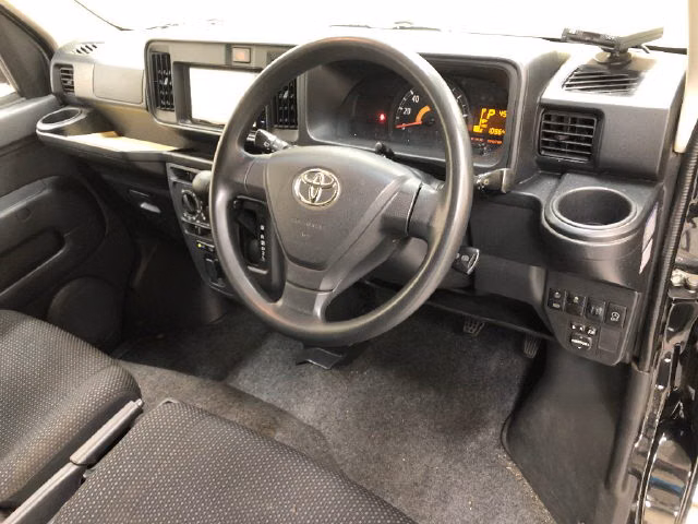 TOYOTA PIXIS VAN