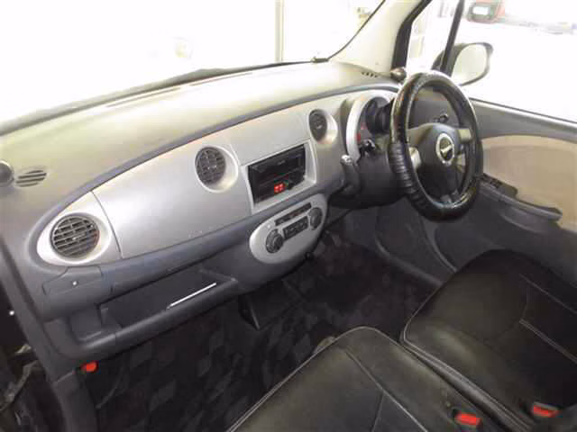 DAIHATSU MOVE LATTE