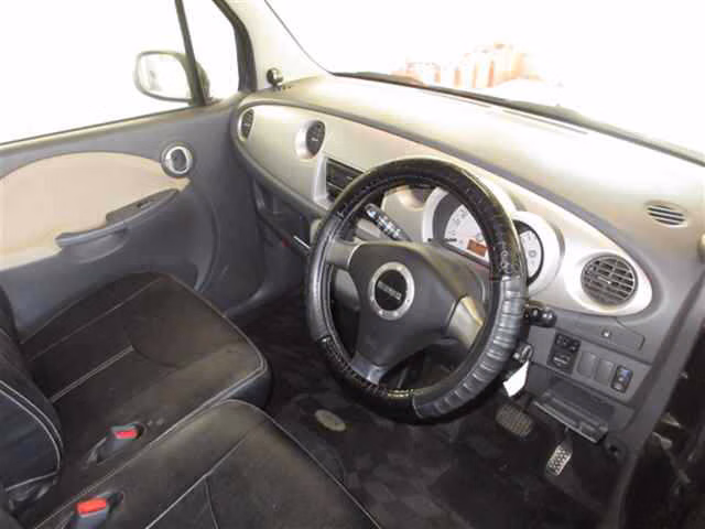DAIHATSU MOVE LATTE