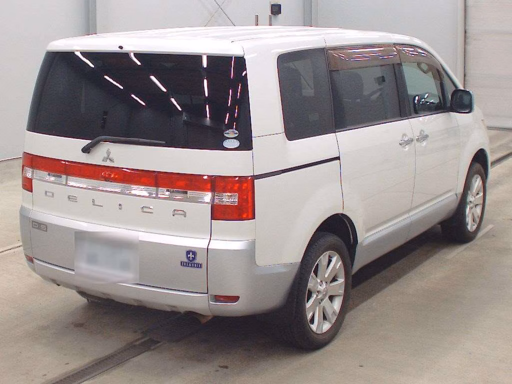 MITSUBISHI DELICA D:5