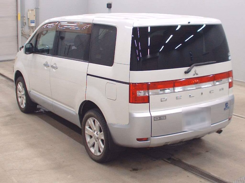 MITSUBISHI DELICA D:5