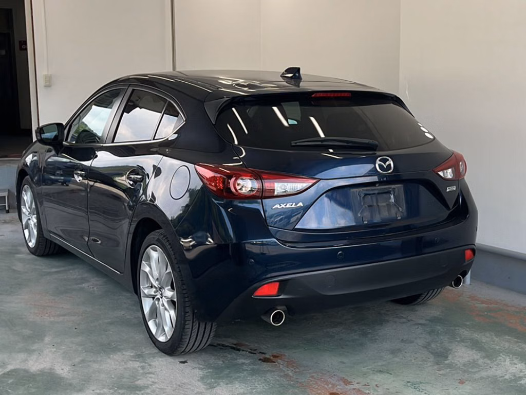 MAZDA AXELA