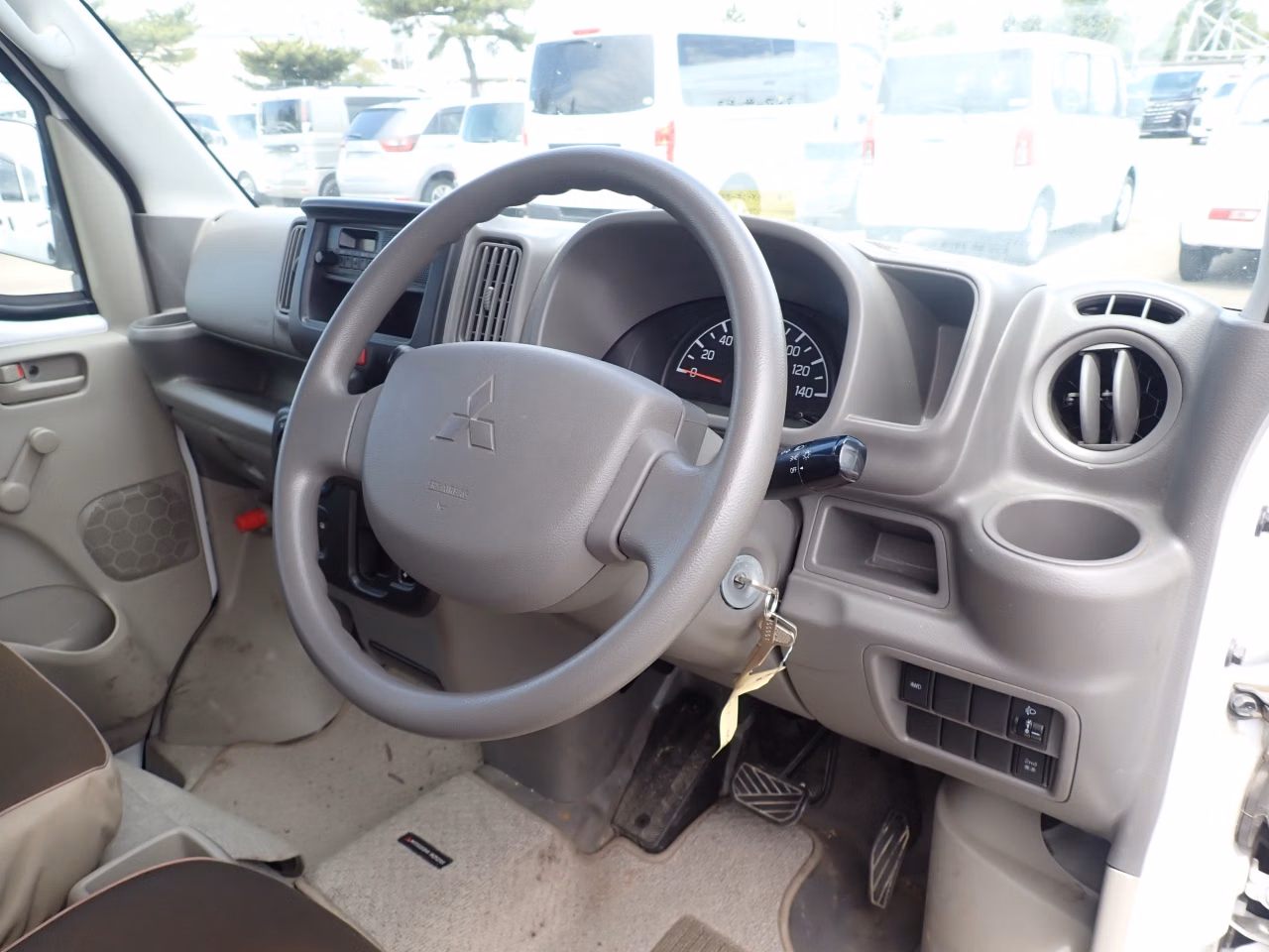 MITSUBISHI MINICAB