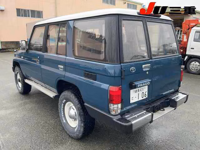 TOYOTA LAND CRUISER PRADO