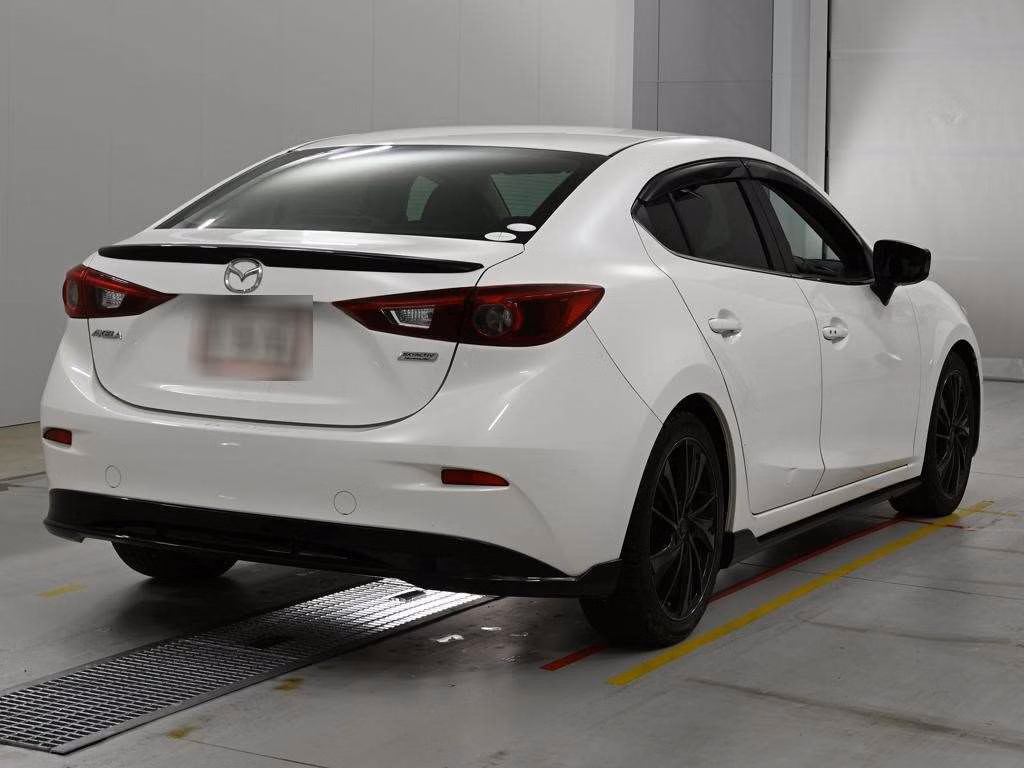 MAZDA AXELA
