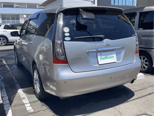 MITSUBISHI GRANDIS