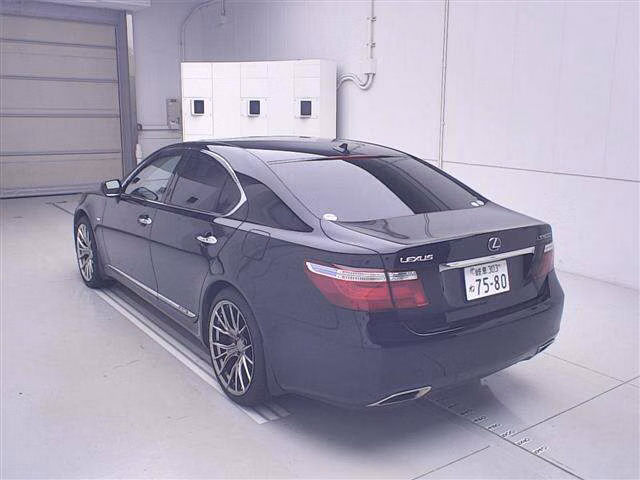 LEXUS LS600H