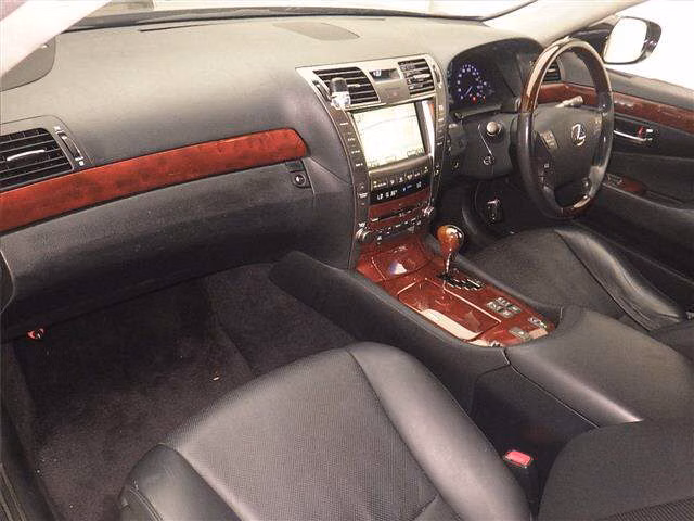 LEXUS LS600H