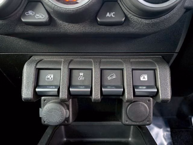 SUZUKI JIMNY SIERRA