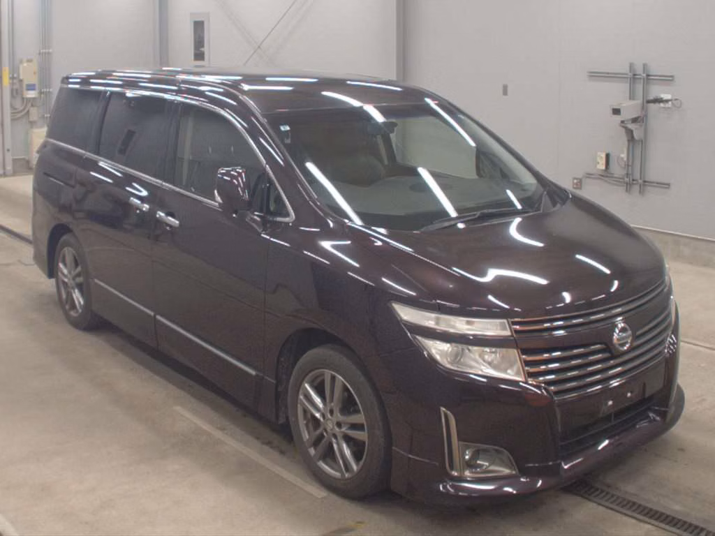 NISSAN ELGRAND