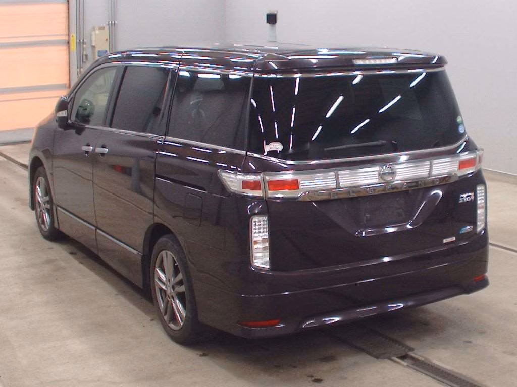 NISSAN ELGRAND