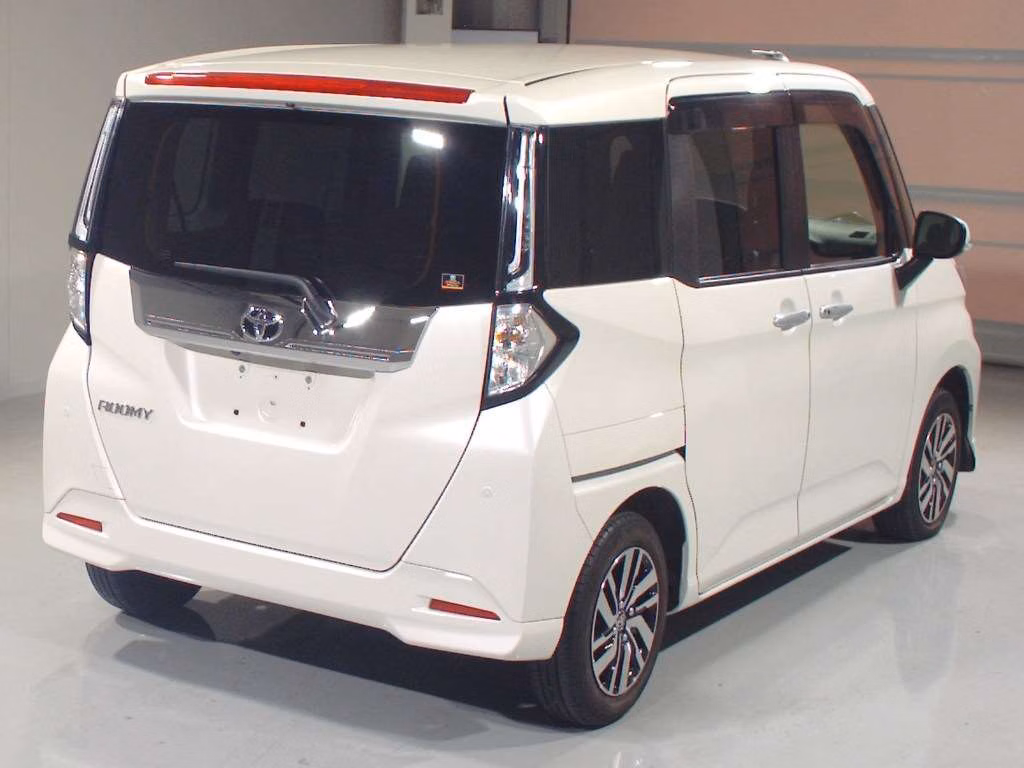TOYOTA ROOMY