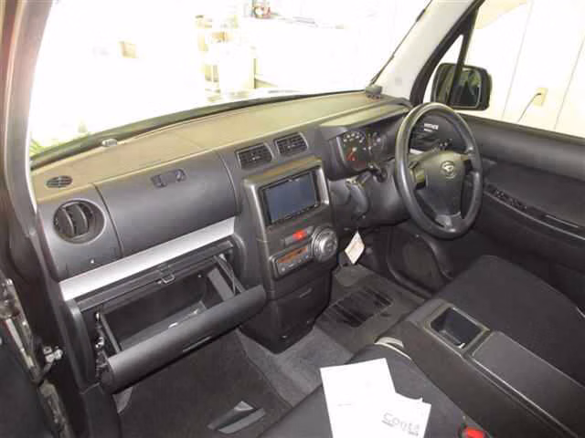 DAIHATSU MOVE CONTE