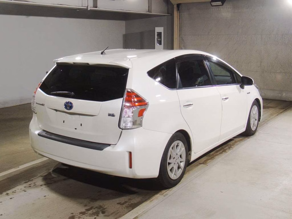 TOYOTA PRIUS ALPHA