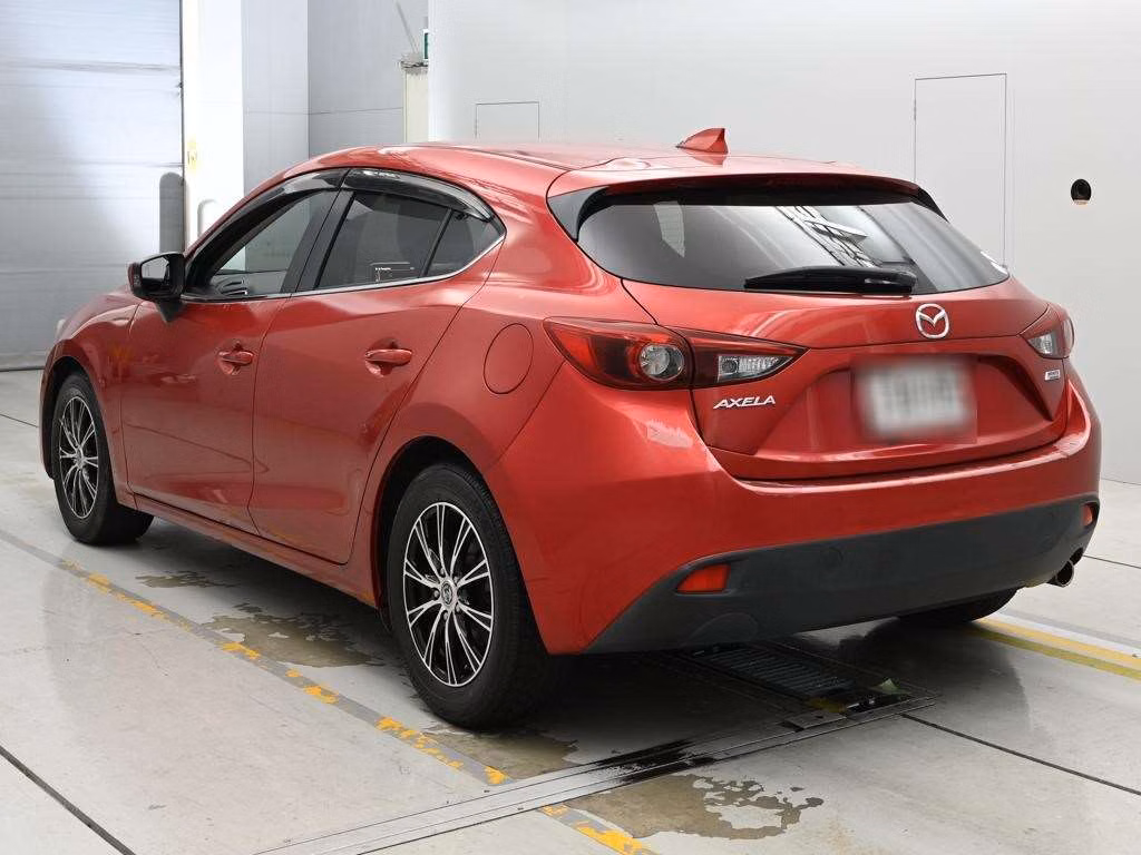 MAZDA AXELA