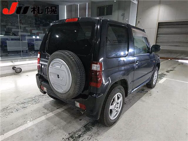 MITSUBISHI PAJERO MINI
