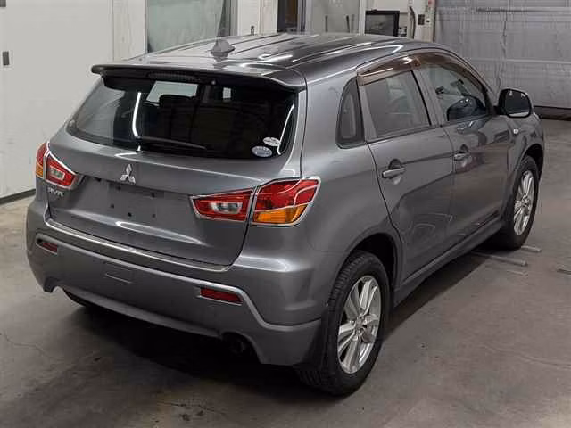 MITSUBISHI RVR
