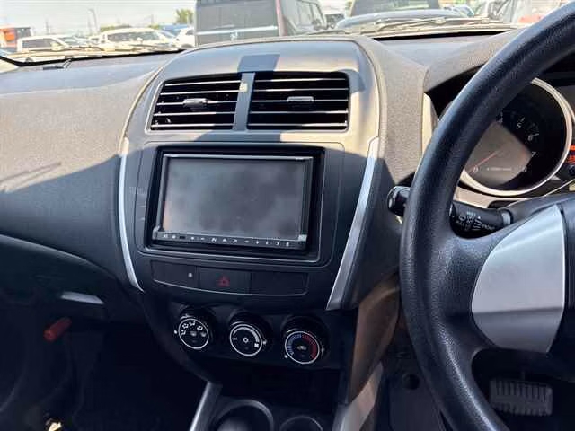 MITSUBISHI RVR