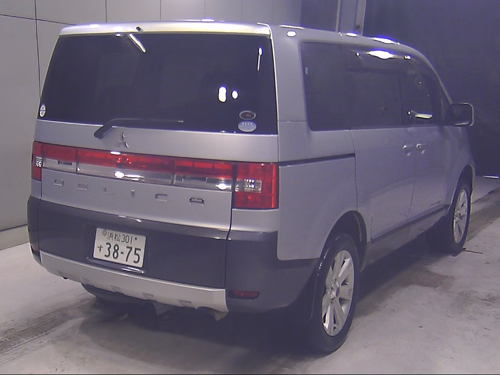 MITSUBISHI DELICA D:5