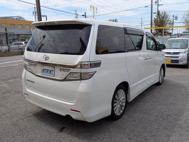 TOYOTA VELLFIRE