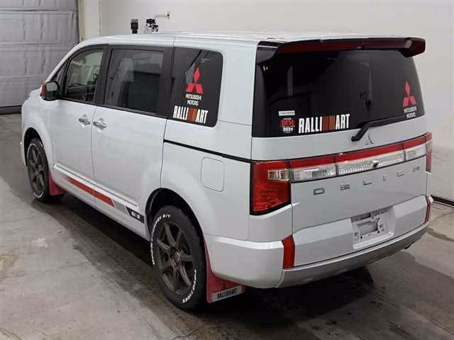 MITSUBISHI DELICA D:5