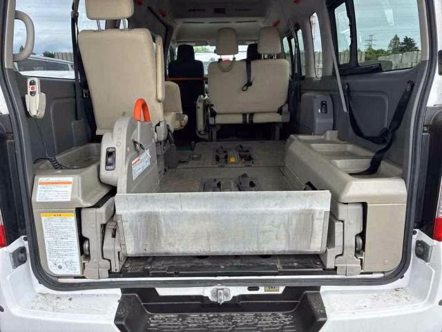 NISSAN NV350 CARAVAN