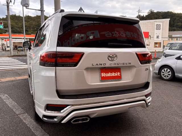 TOYOTA LAND CRUISER
