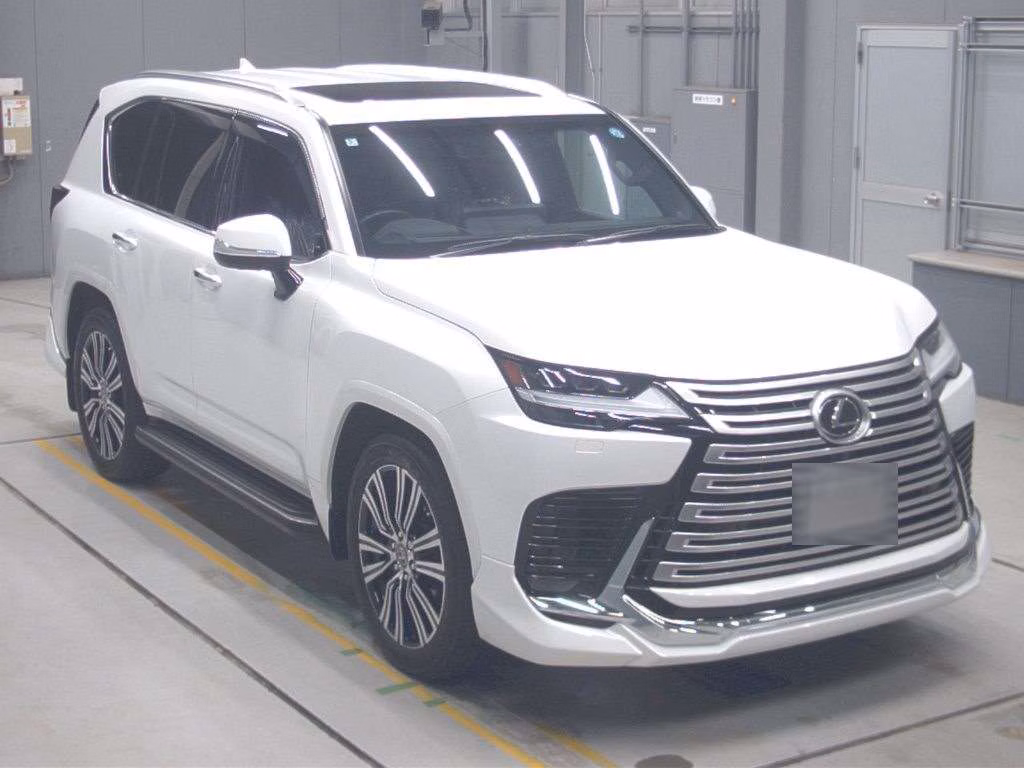 LEXUS LX600