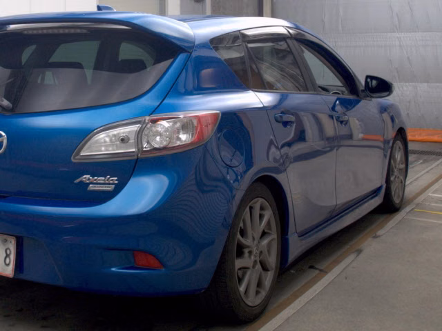 MAZDA AXELA