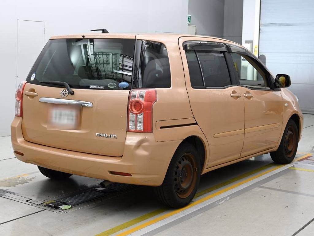 TOYOTA RAUM