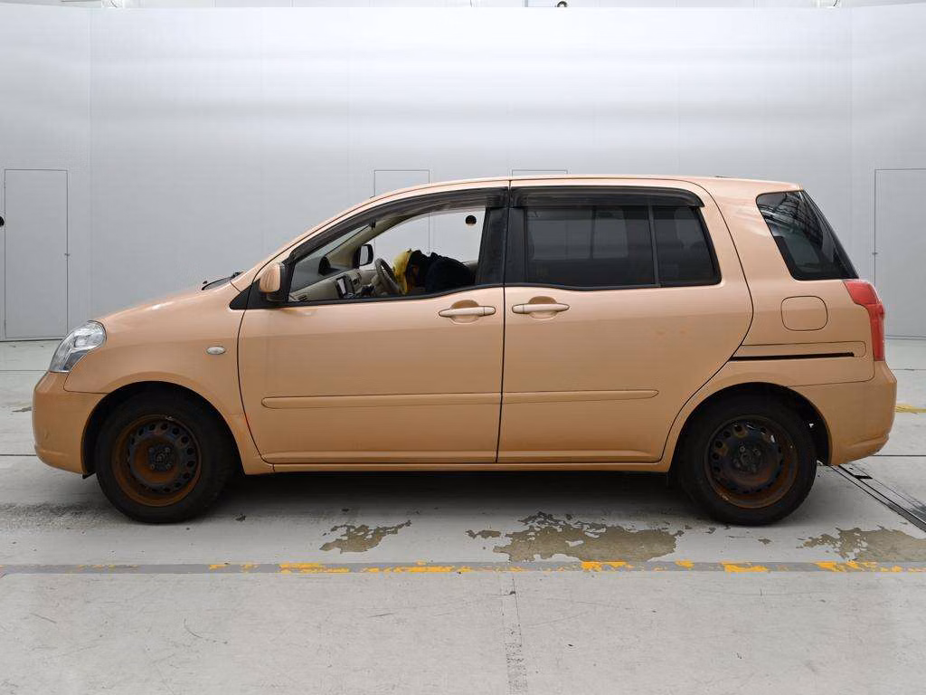 TOYOTA RAUM