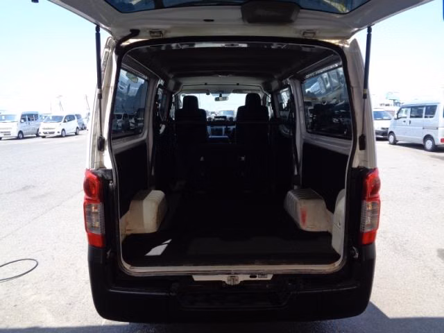 NISSAN NV350 CARAVAN