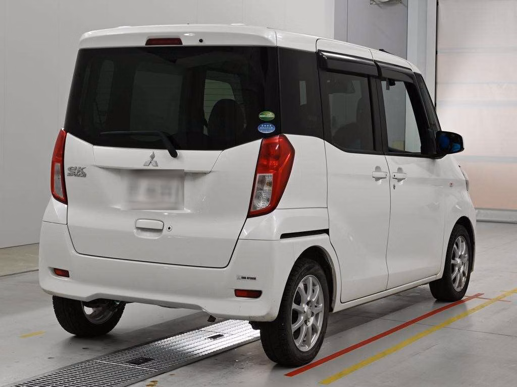 MITSUBISHI EK SPACE