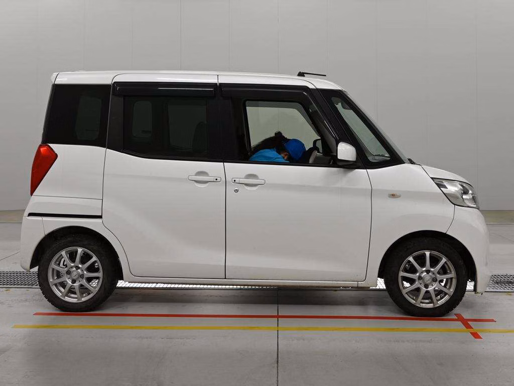 MITSUBISHI EK SPACE