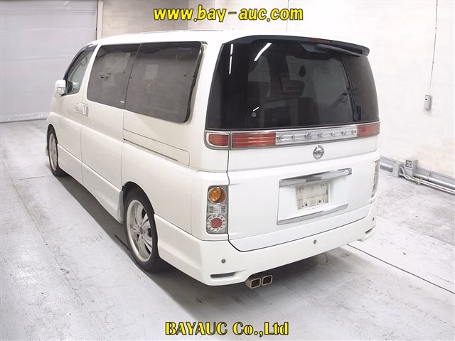 NISSAN ELGRAND