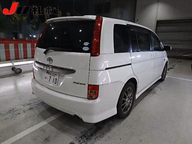 TOYOTA ISIS