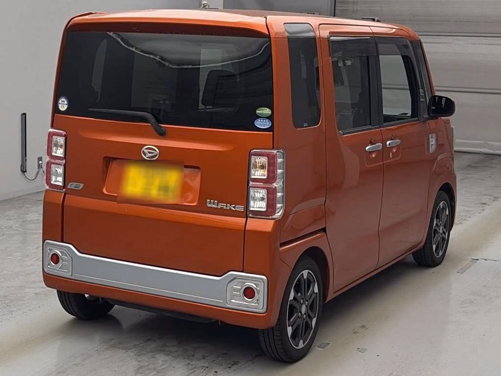 DAIHATSU WAKE