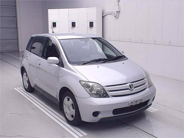 TOYOTA IST