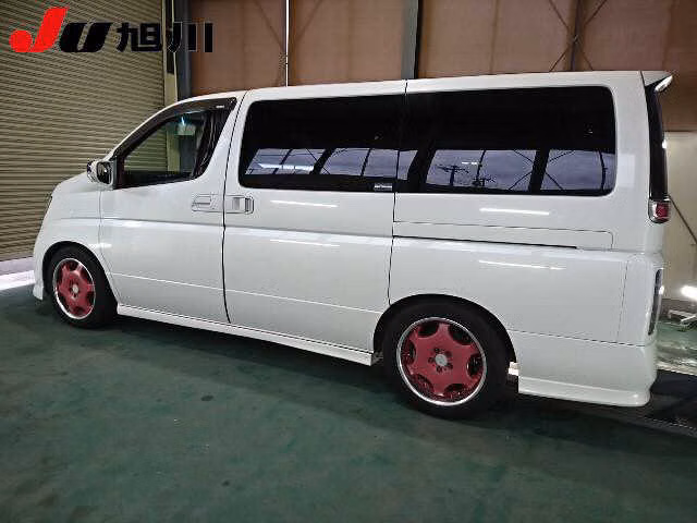 NISSAN ELGRAND