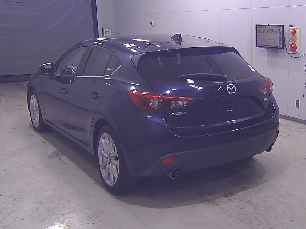 MAZDA AXELA
