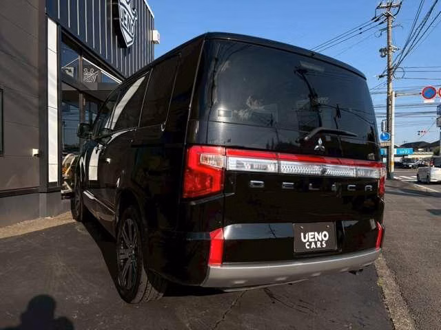 MITSUBISHI DELICA D:5