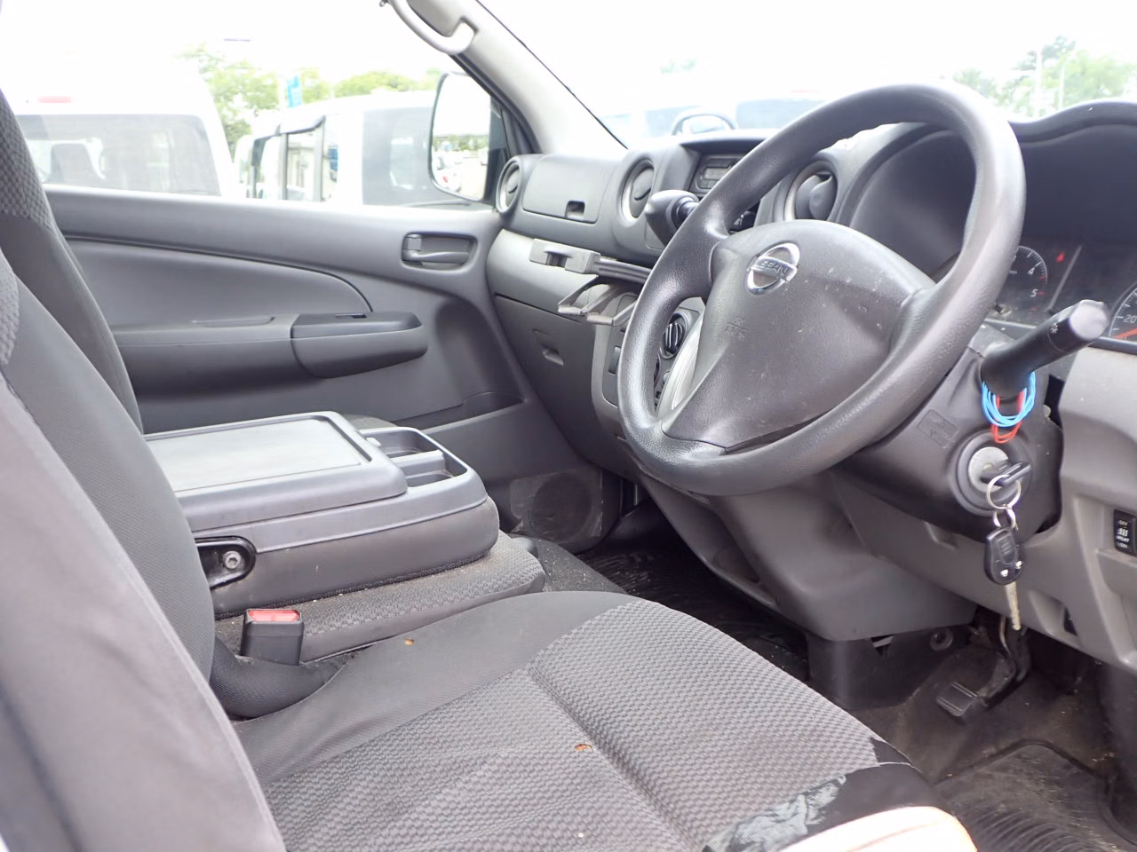 NISSAN NV350 CARAVAN