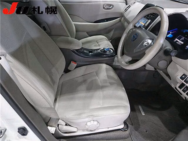 NISSAN LEAF