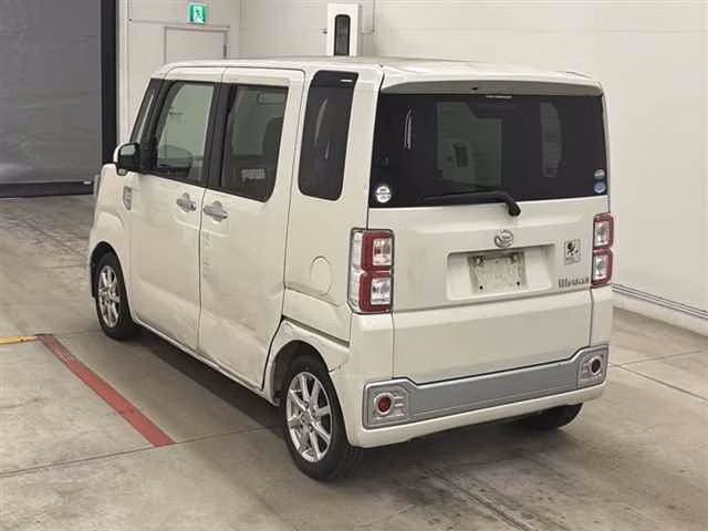 DAIHATSU WAKE