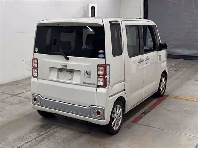 DAIHATSU WAKE