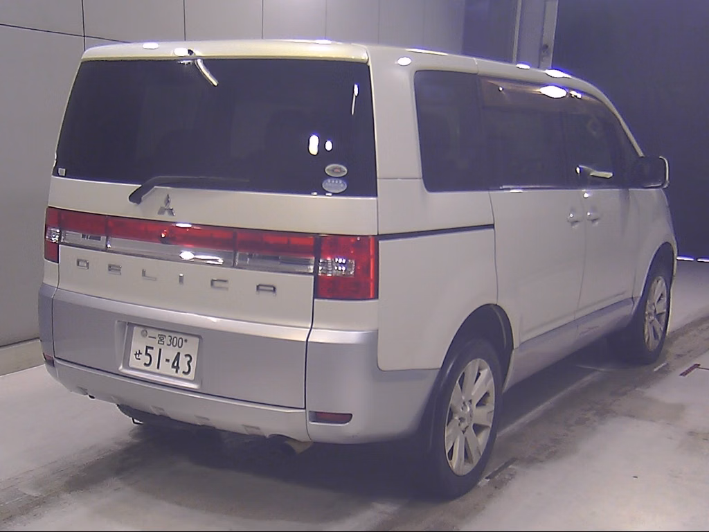 MITSUBISHI DELICA D:5