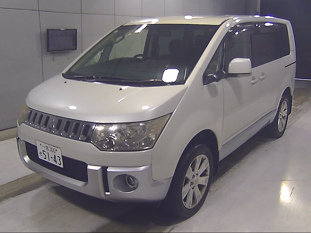 MITSUBISHI DELICA D:5