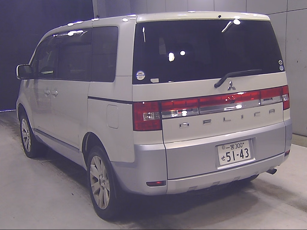 MITSUBISHI DELICA D:5