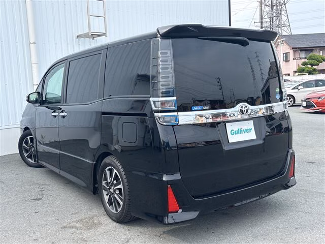 TOYOTA VOXY