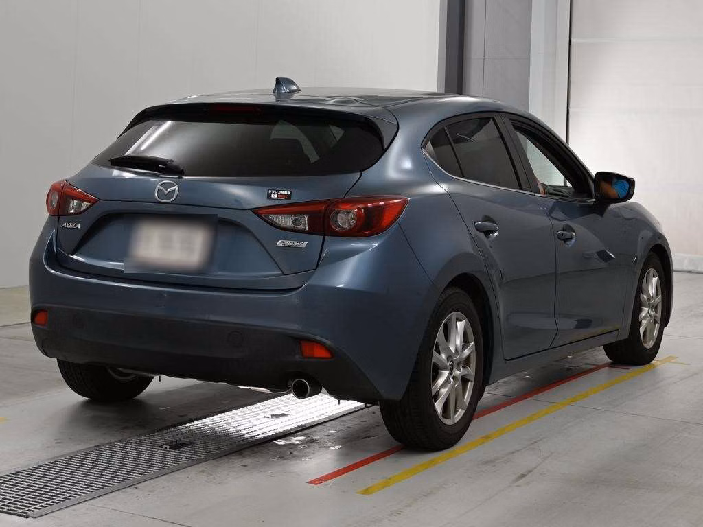 MAZDA AXELA